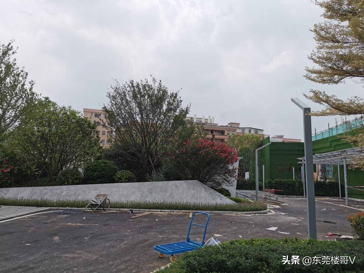 奥园翡翠澜湾单价,楼哥踩盘保利天翼广场