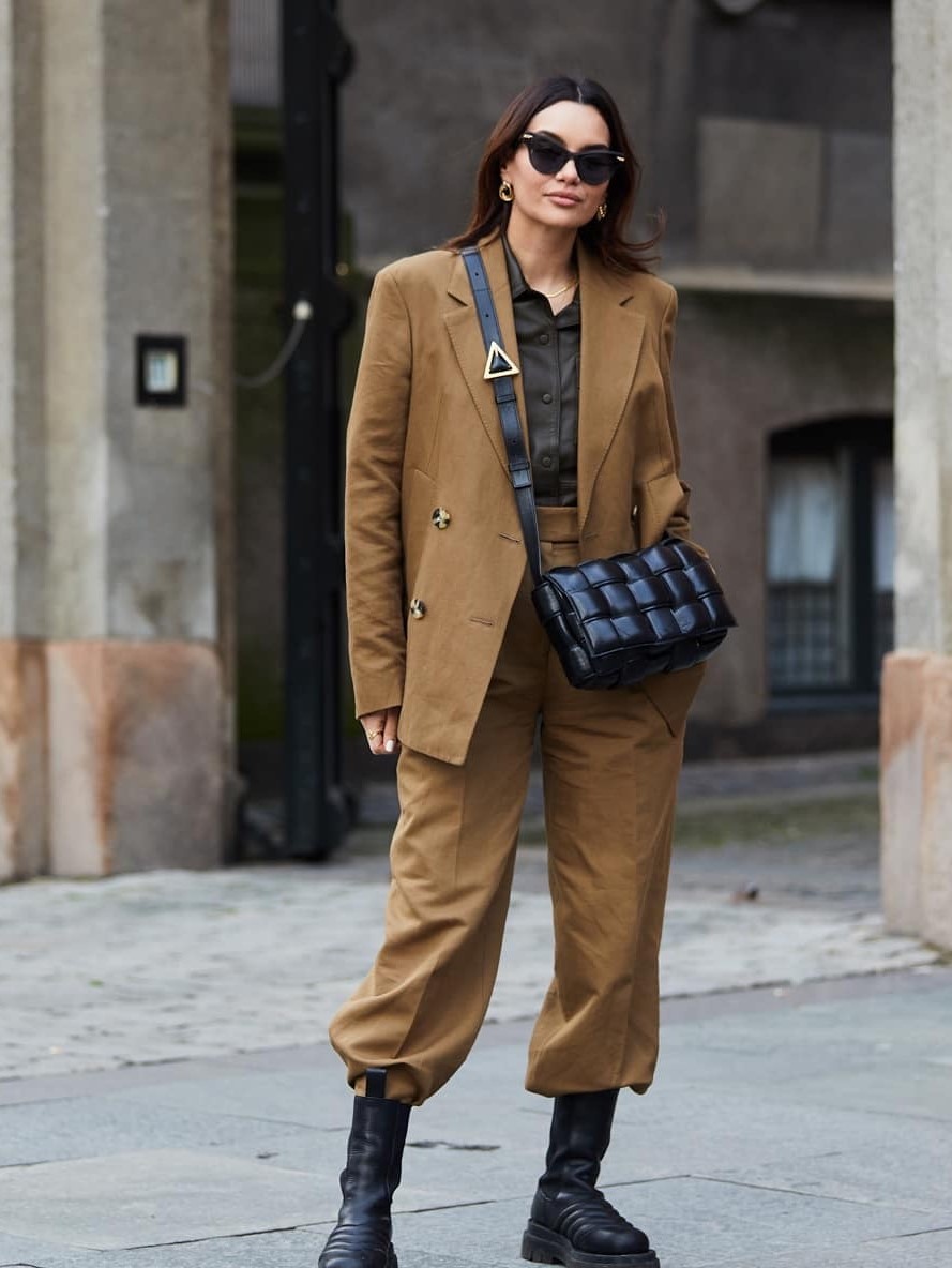 天生扁平胸如何练胸肌,天生胸突出怎么练胸肌