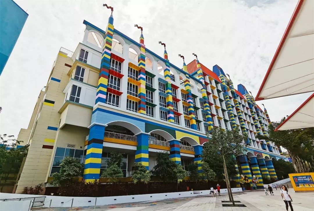 整个房间全拼上乐高是什么感受,现实中的乐高世界