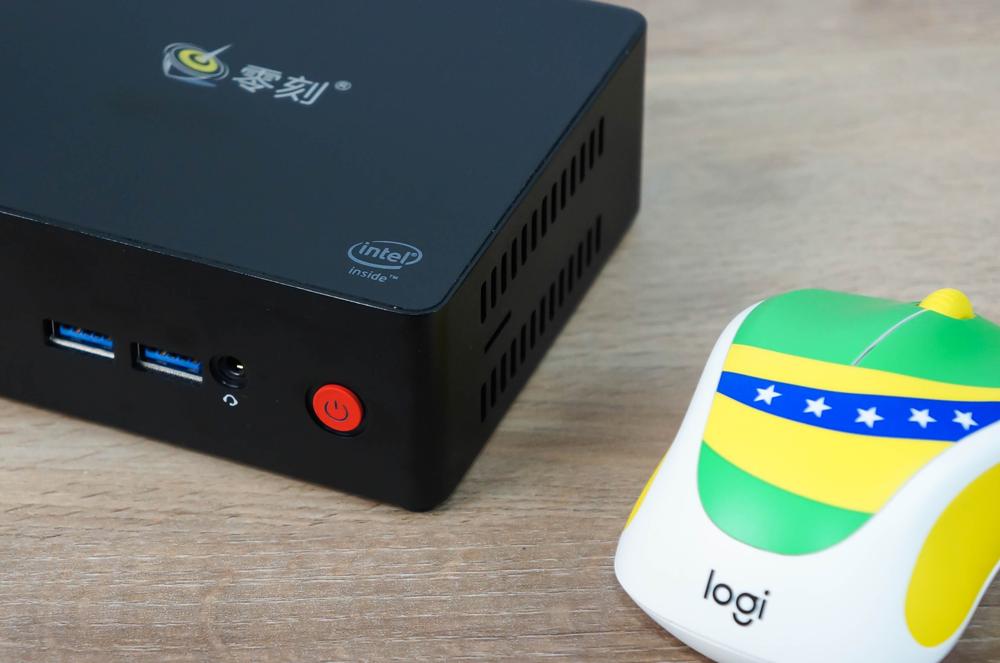 有意思：没想到电视盒般大小会是电脑，零刻EQ55上手体验