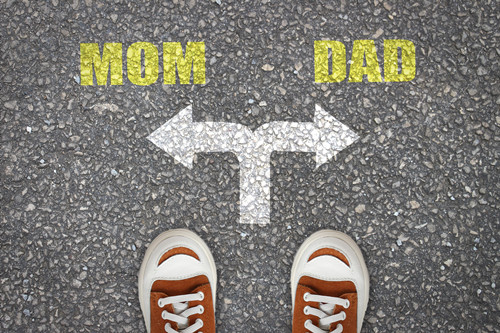 谁是恶魔的同谋？由鲍毓明案看女孩生存的社会文化困境