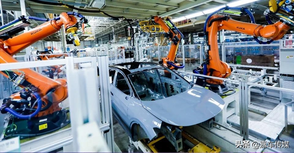 厉兵秣马后发制胜ID.4CROZZ领衔传统豪门电动化强势*攻反**