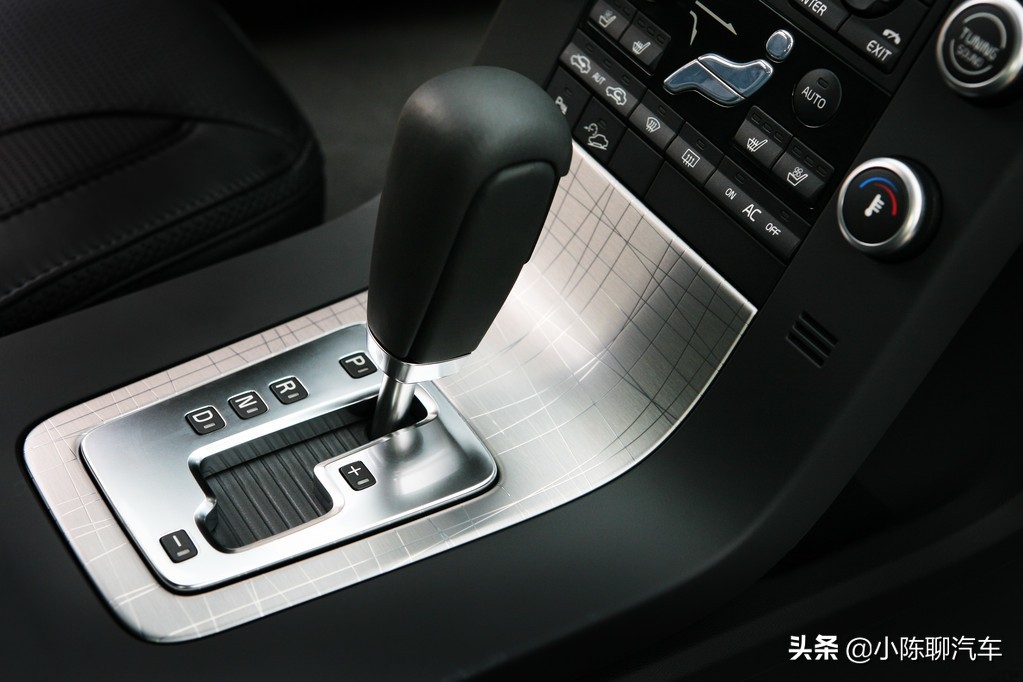 轩逸cvt变速箱顿挫维修好要多少钱,轩逸变速箱十万公里必坏吗