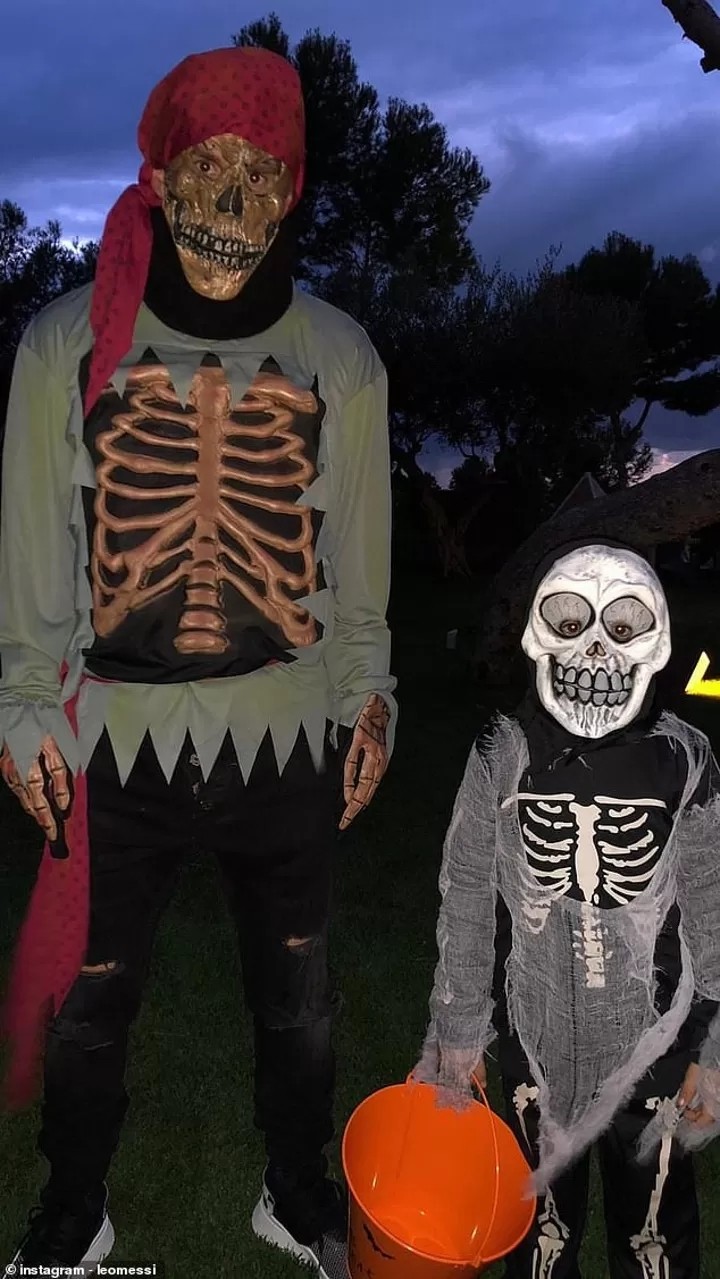 23位足球明星过万圣节，莱万夫妇扮小丑，迪玛利亚变宇航员