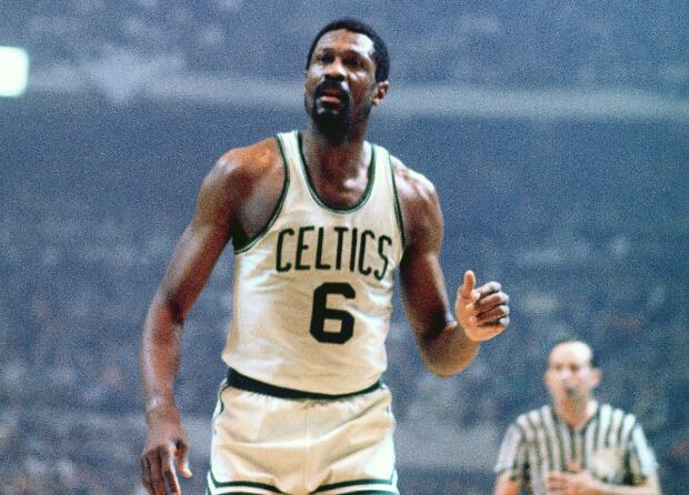 美媒重排历史前十中锋：姚明遗憾落选，张伯伦第5，前3无悬念