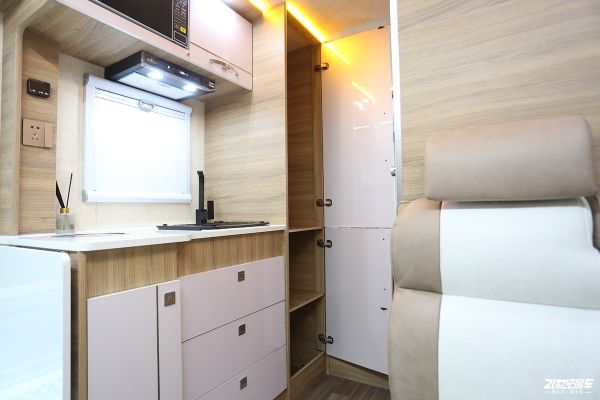 上汽跃进h300轻卡房车详解,上汽跃进h300和h500的区别