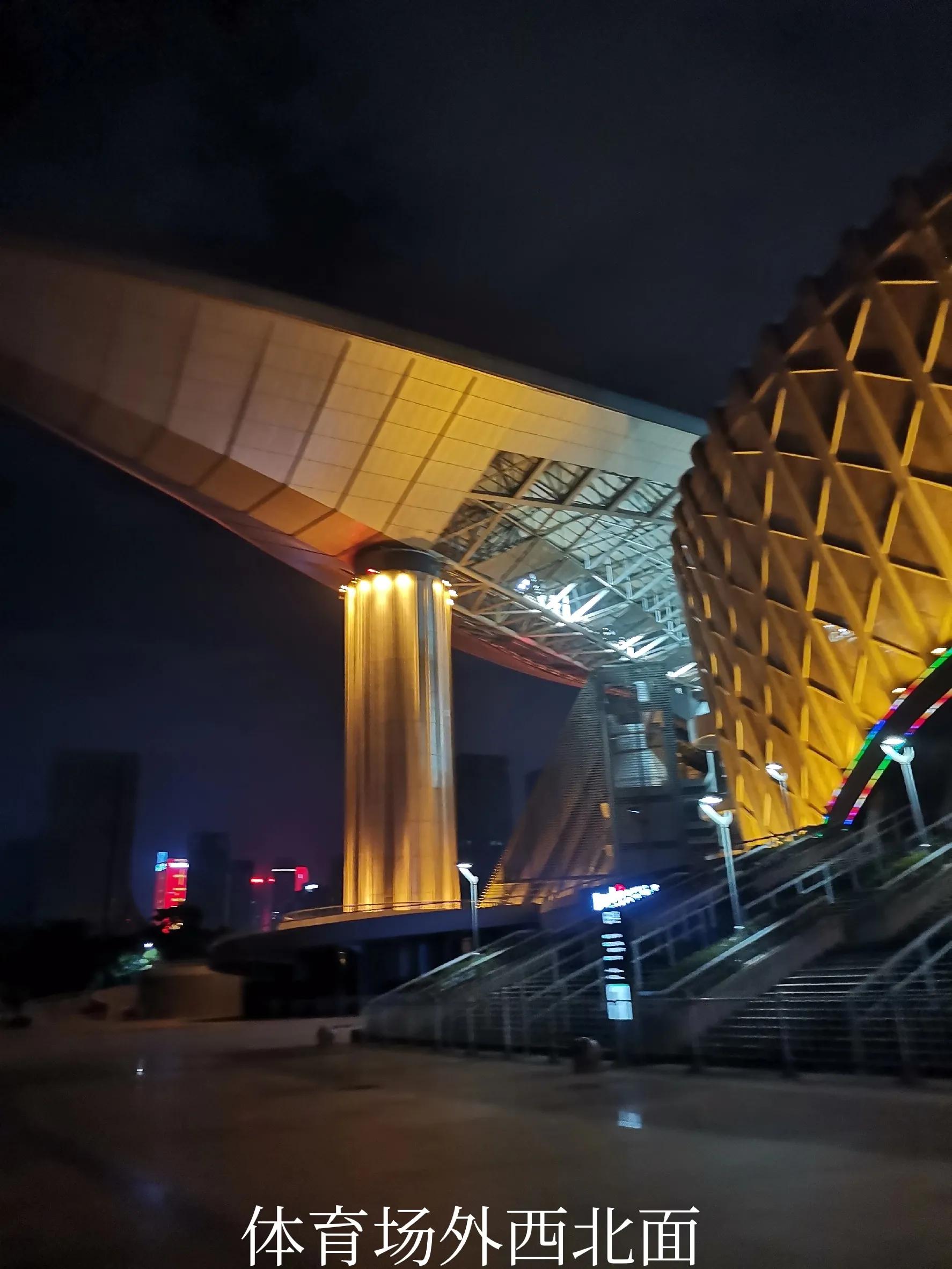 走进体育领略文化魅力,南宁体育中心足球比赛