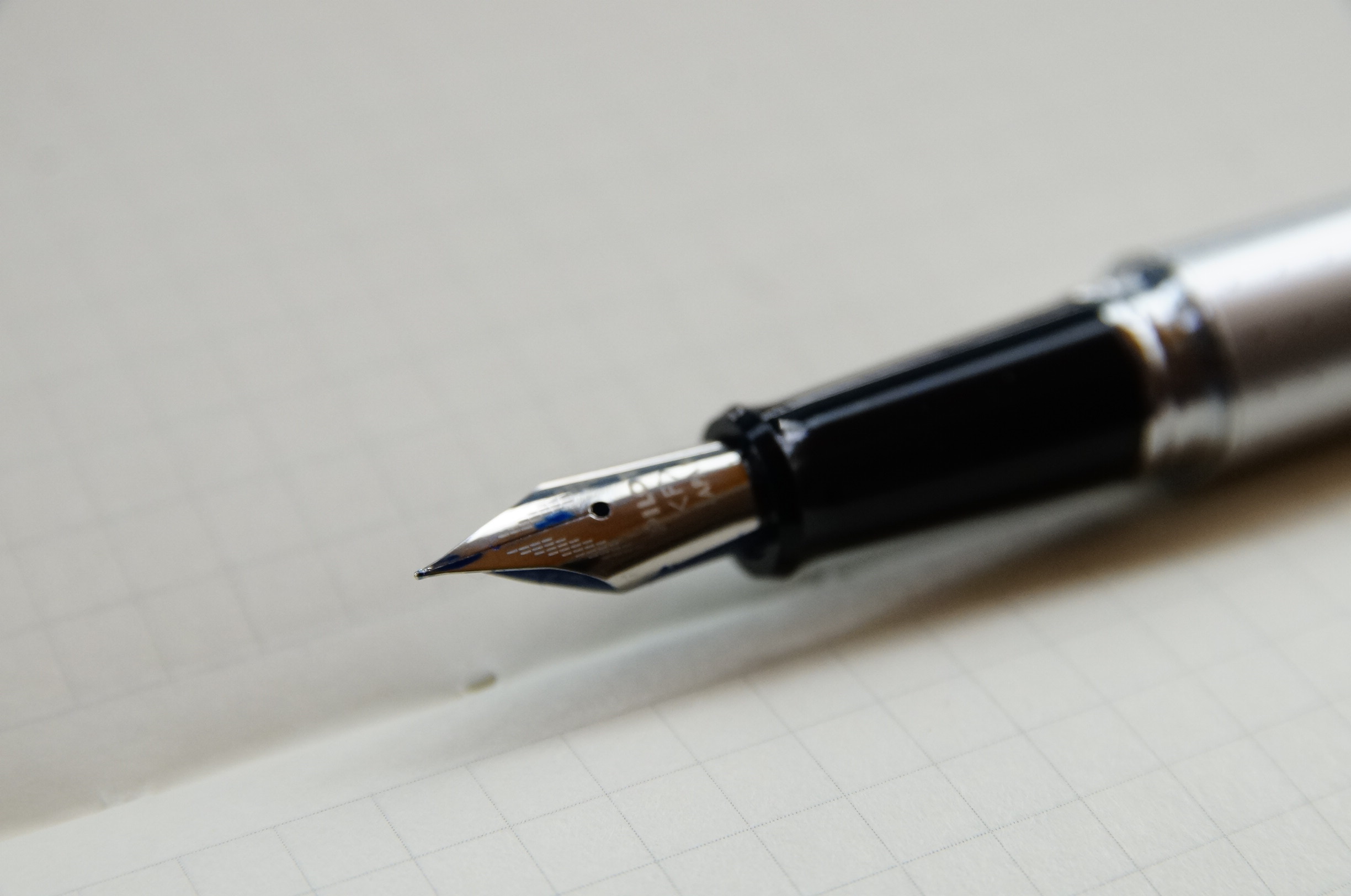 开学必备文具钢笔,开学钢笔