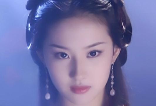 刘亦菲晒腹肌,此为有史以来尺度最大的自拍?健身教练喊其老婆?