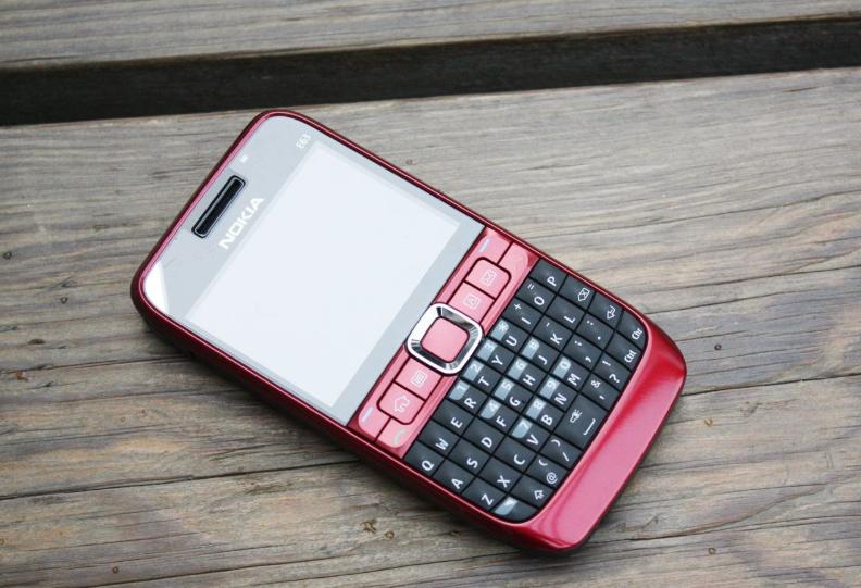 为什么手机存储空间越来越小了,手机用几年存储空间越来越少