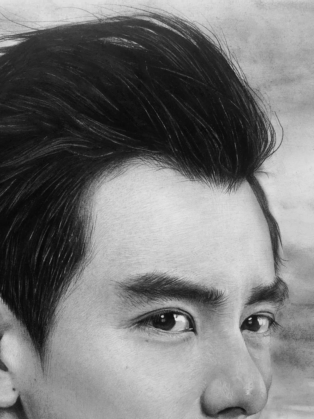 画一幅素描100万笔，胡歌、李现、迪丽热巴在他笔下全都画活了