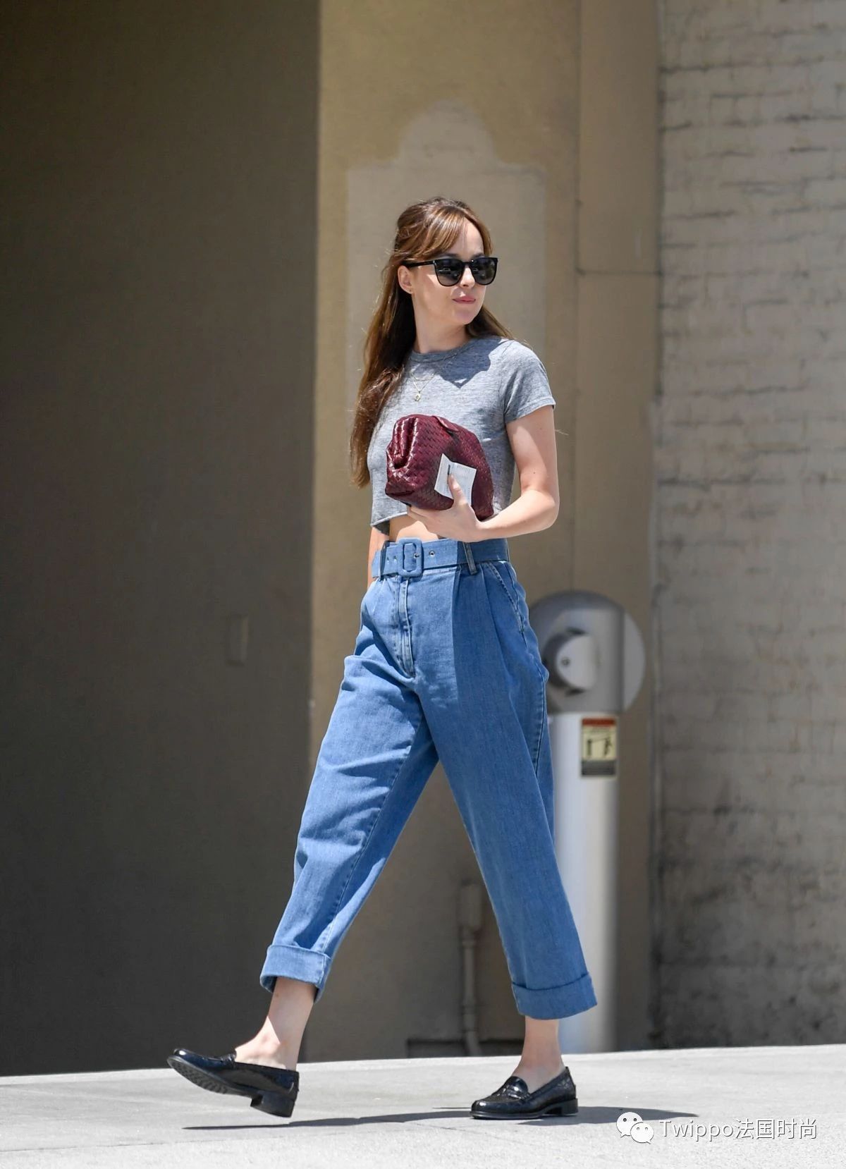 不用瘦成纸片人，身材匀称就是一种大方高级的美