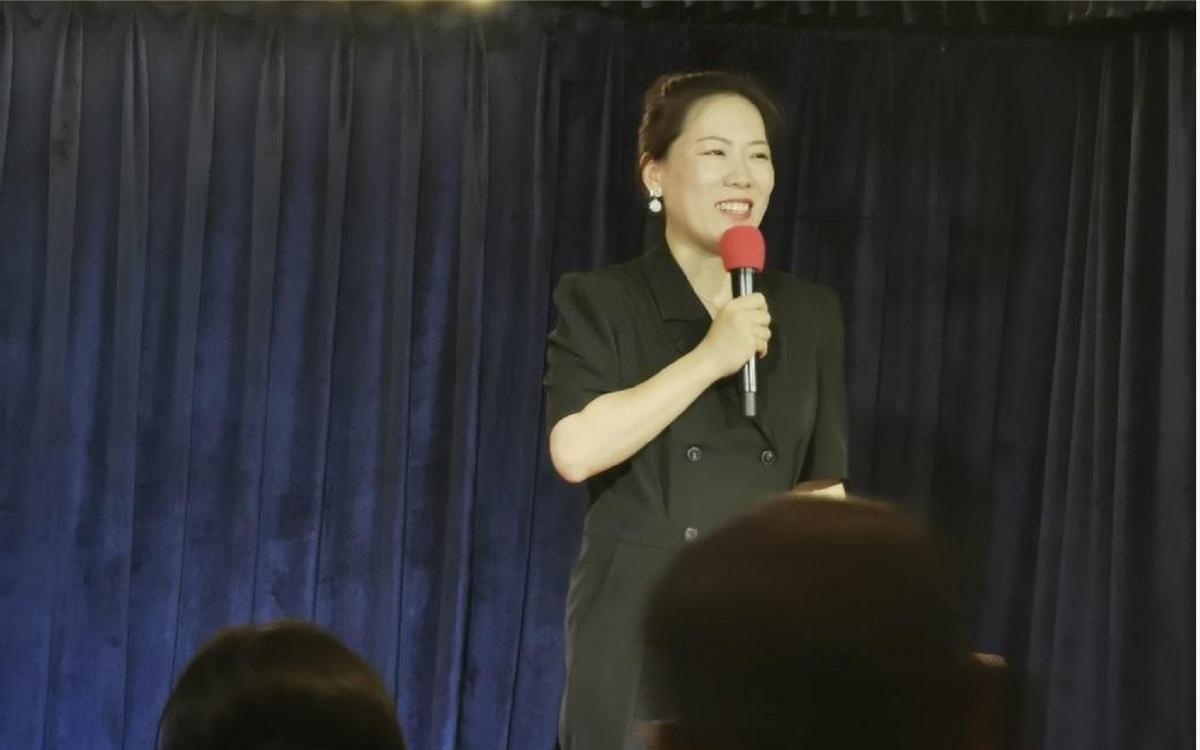 七年前辞职的女老师现状,辞职看世界的女教师现在怎么样了