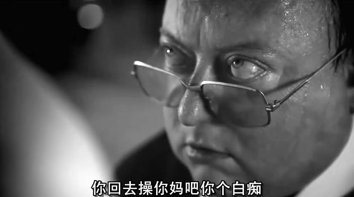 《人体蜈蚣系列》:从全彩到黑白默片重口味背后的荒诞剧情