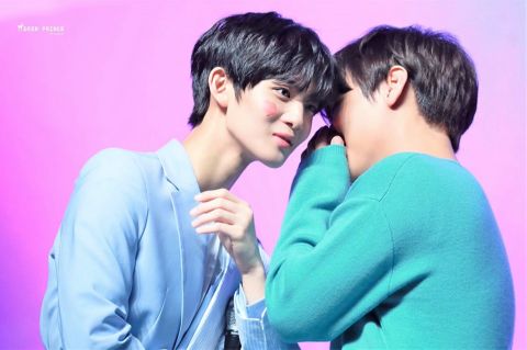 裴珍映朴佑镇黄旼炫朴志训河成云,朴志训裴珍映见面会