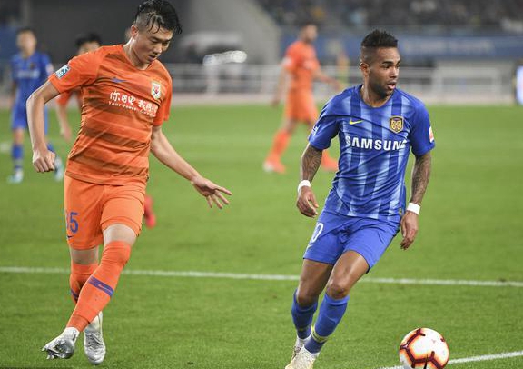 戴琳红牌被罚下,赛后解释庆祝动作,原来是有了第三个宝宝