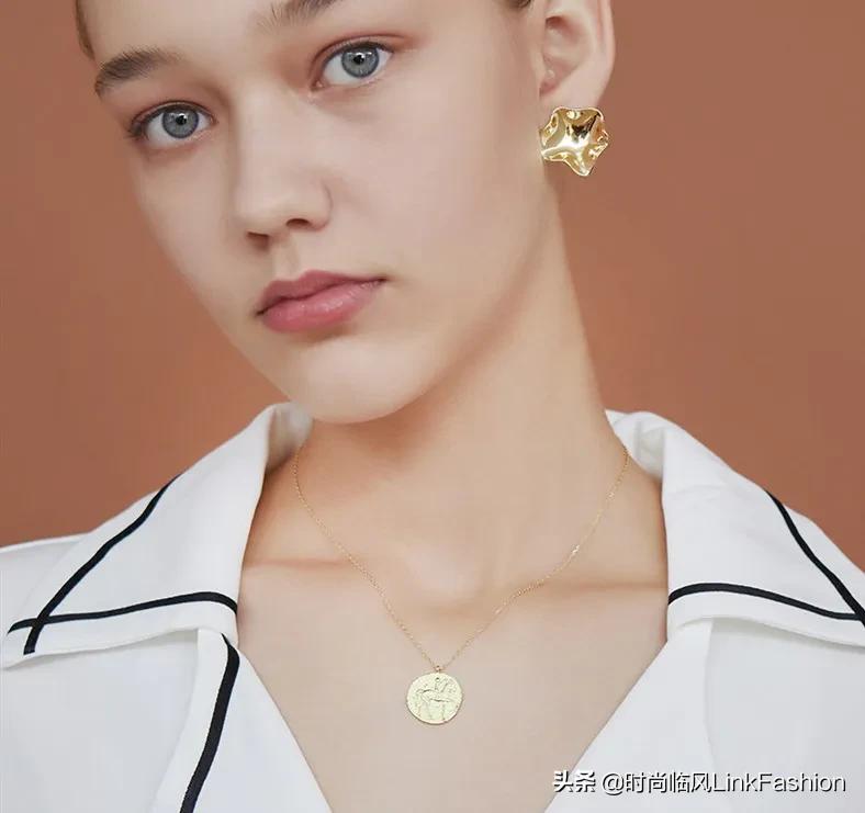 复古感元素,打造春天的时髦衣橱