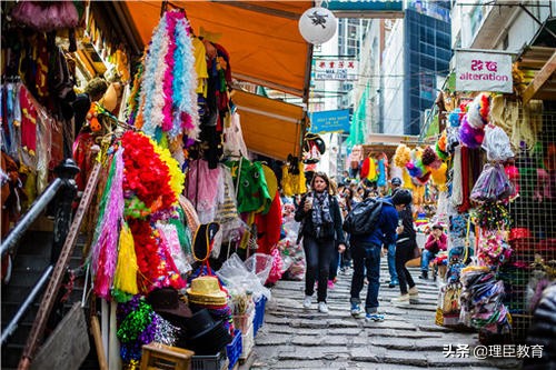 新手怎样入门摆地摊卖什么最火,新手摆地摊什么最好卖最赚钱