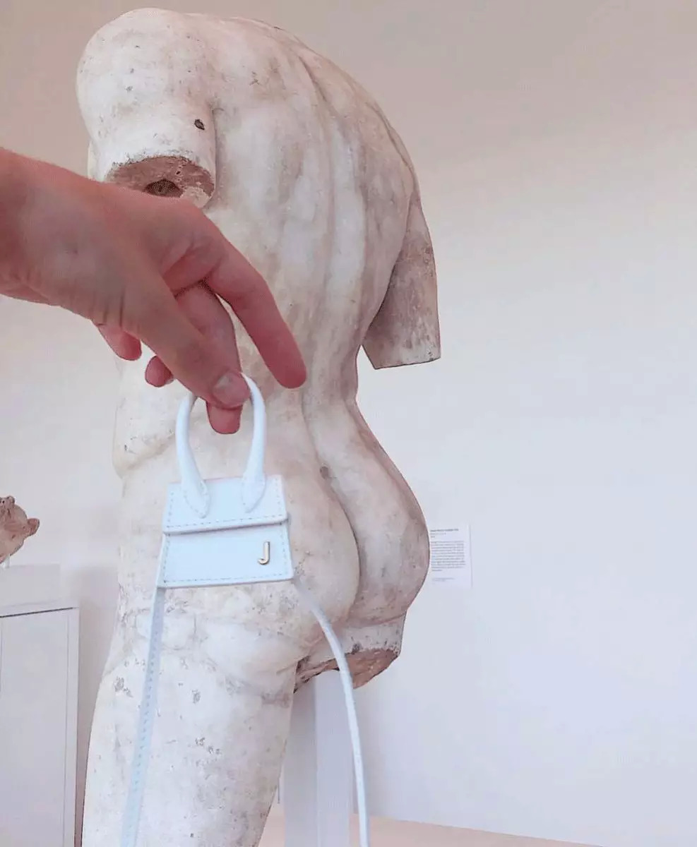 我的胸，我的手指，我的脚腕……都需要一只包包