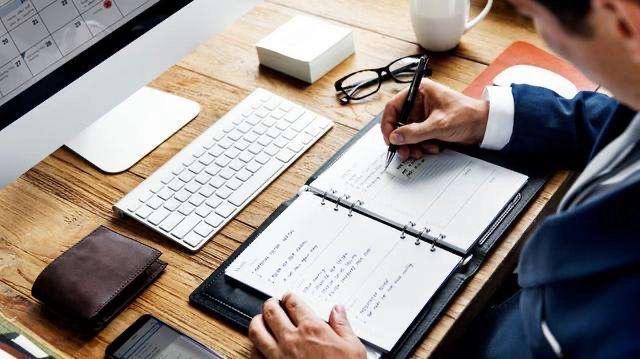 别让面试终止于自我介绍，罗永浩这封求职信教你如何做好自我介绍