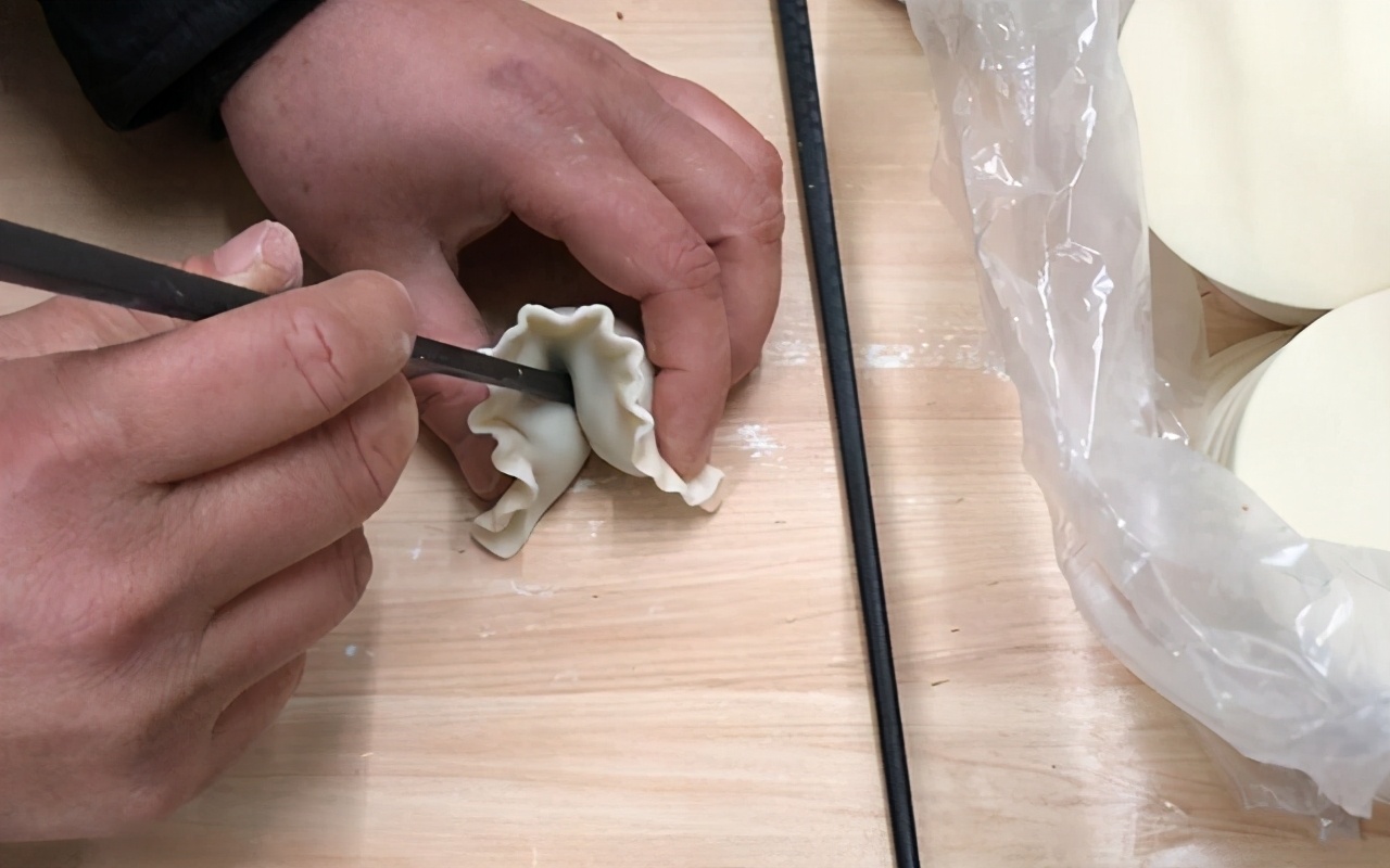 双色花样水饺包法,不会包饺子饺子怎么包才好看