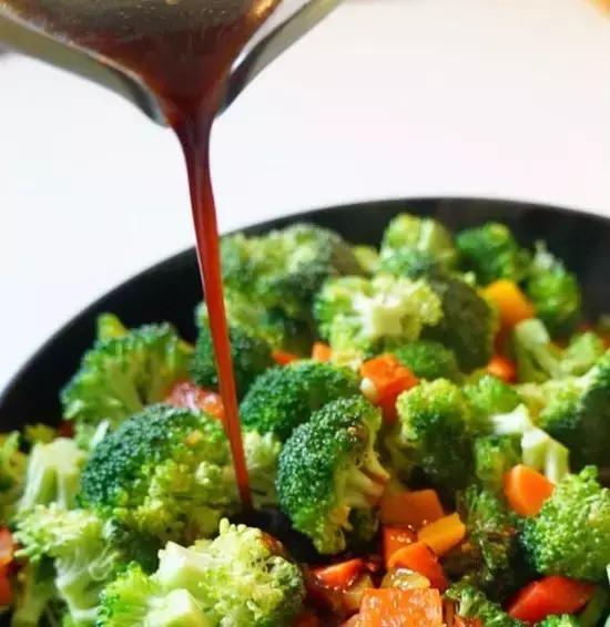 西餐有哪些好吃的酱料做法 (正宗西餐常用酱料做法表格)