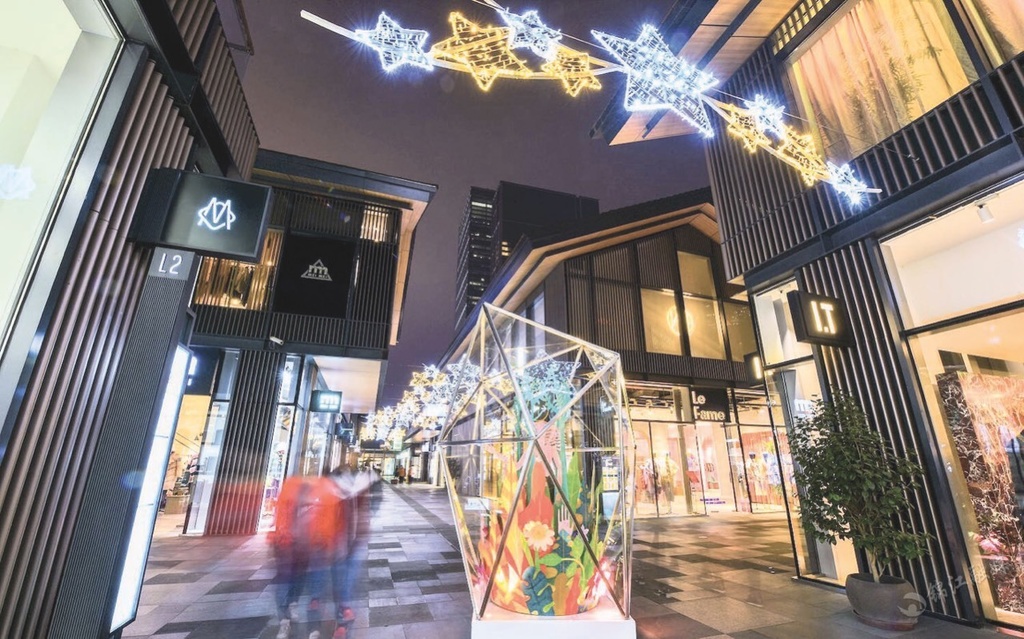 春熙路被评为高品位步行街,春熙路商圈从辉煌到衰败