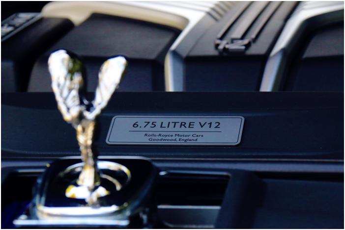 试驾劳斯莱斯古思特新款,新款劳斯莱斯古思特沉浸式体验