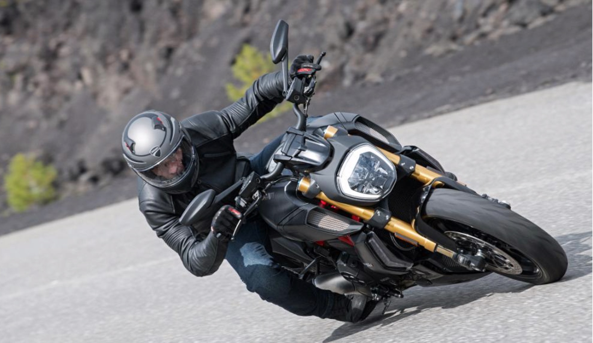 杜卡迪全新巡航版大魔鬼xdiavel,杜卡迪大魔鬼xdiavel版是自动挡吗