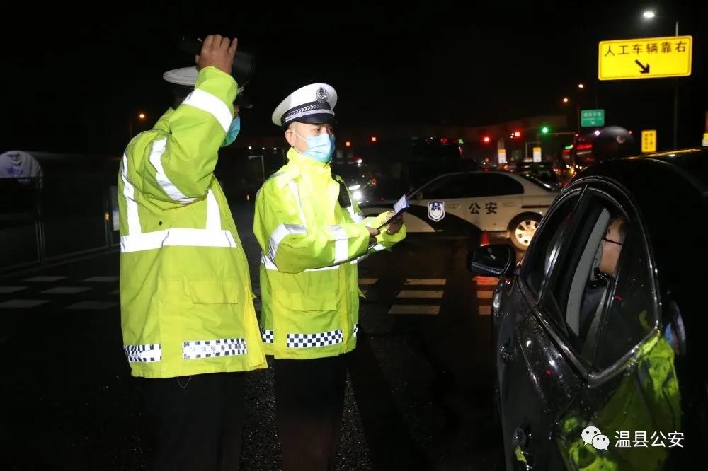 昨夜风雨中，温县路口那一抹“警察蓝”让人无比安全、暖心！