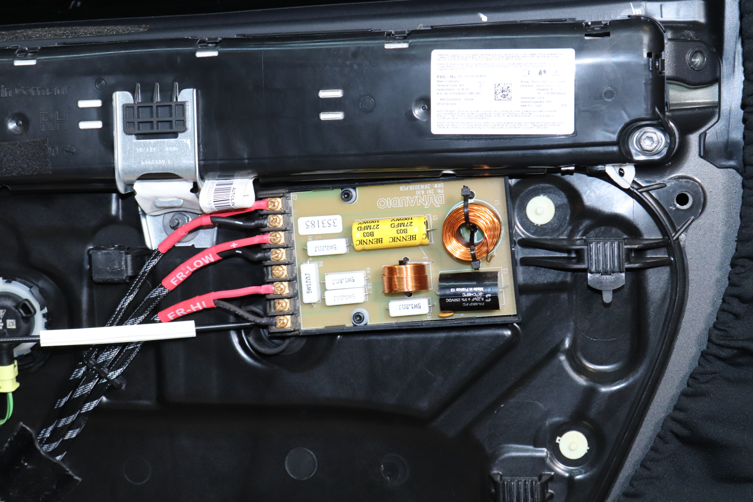 保时捷卡曼汽车音响如何改装呢?简单的音响改装不简单的效果体验