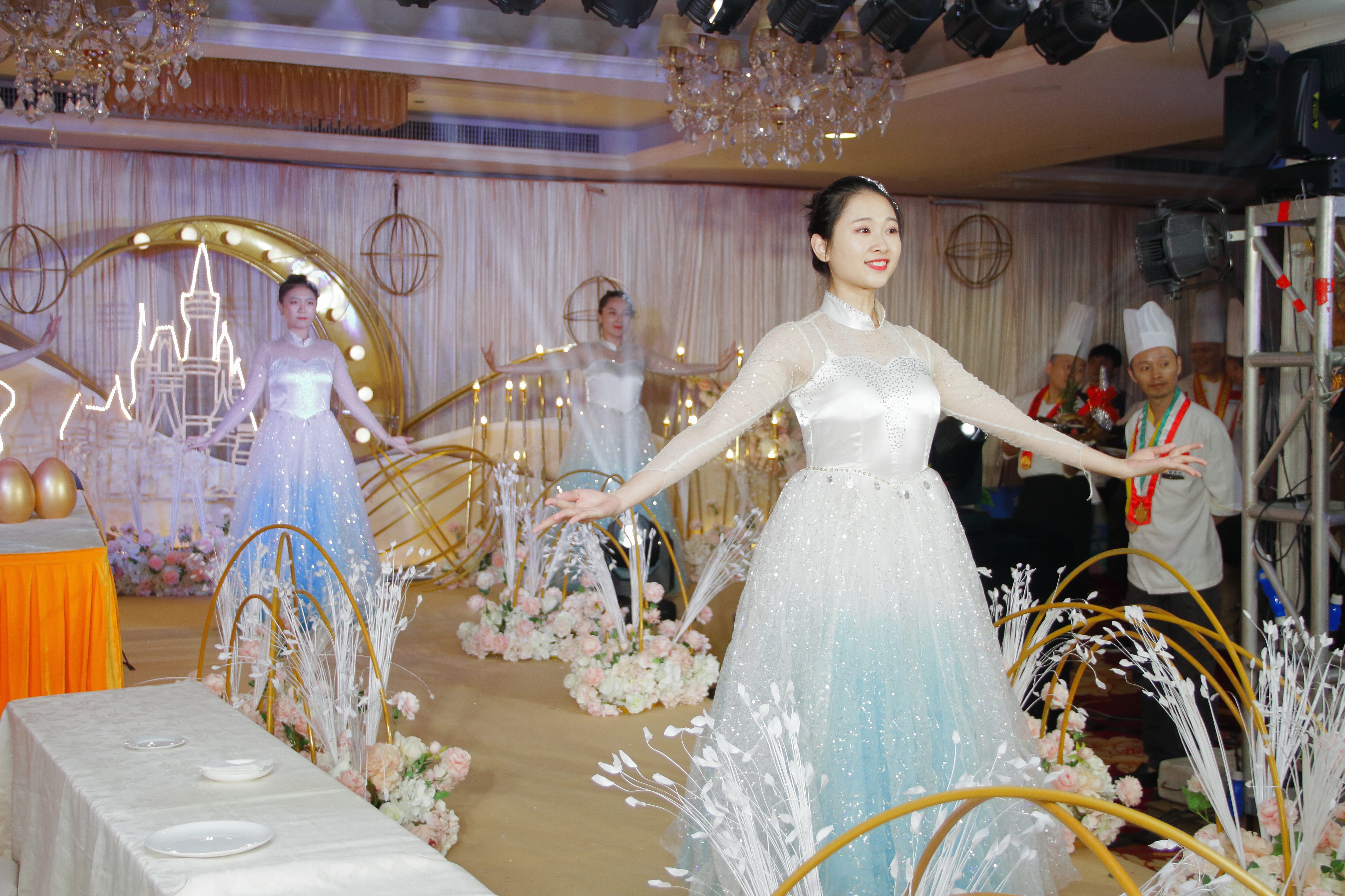 亲民不贵！荣誉第二届婚博会在榕盛大开幕