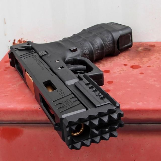 轻*器武**系列之Glock18简介（附Glock爆改多图+“杀神”一张）