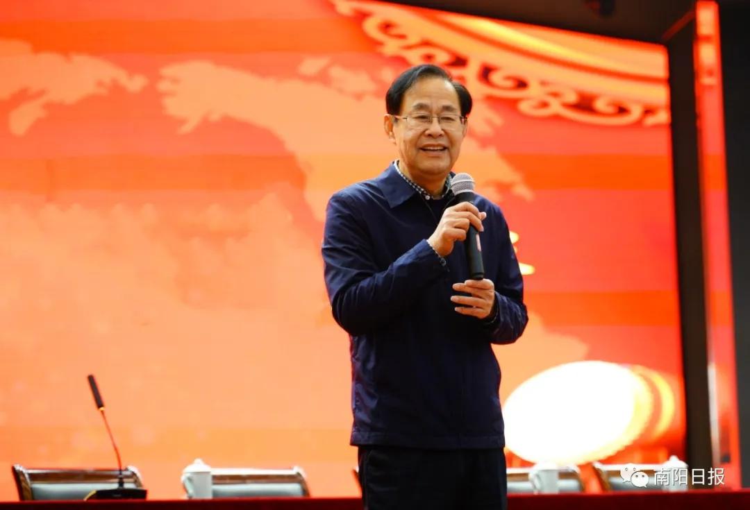 陪伴引领共同成长,南阳市第一完全学校全景校园