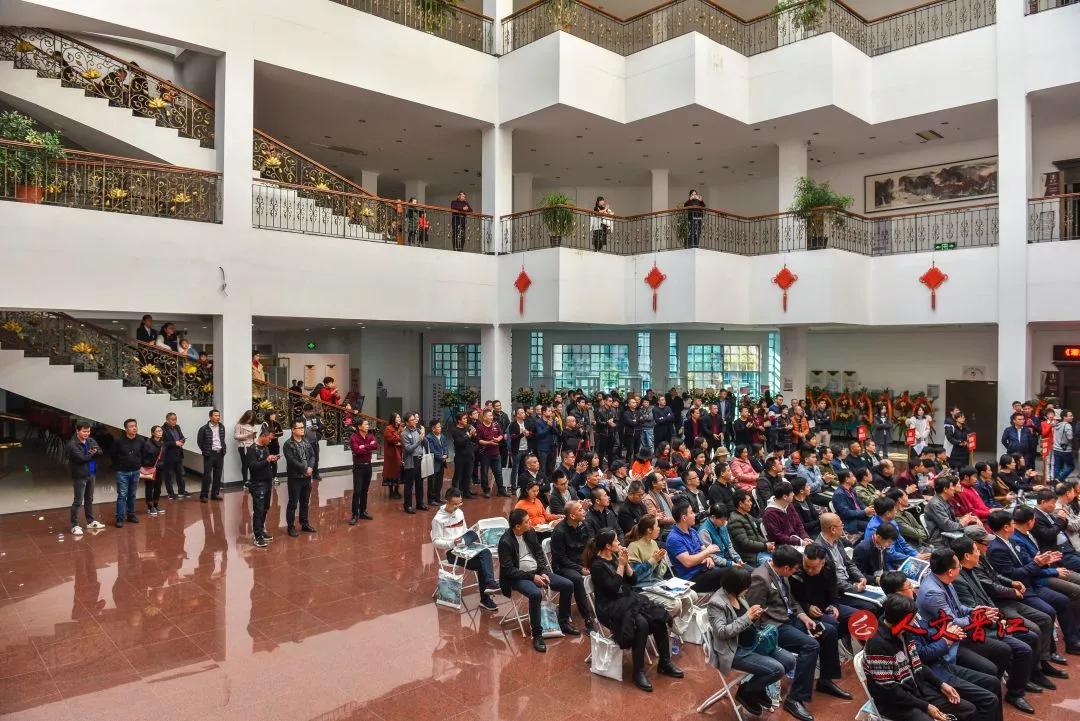 画笔寄乡思|潮起晋江——张及时油画艺术展在晋江开幕