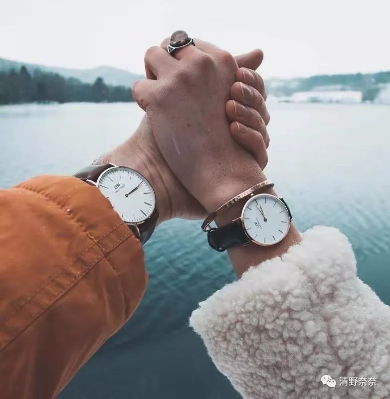 这个世界欠我,这个世界欠我一份快乐