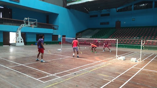 探秘尼泊尔羽球：国家队午餐吃方便面川崎球拍最畅销