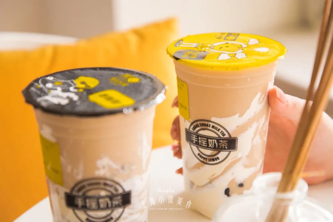 网红饮料喝起来,中药奶茶网红饮品