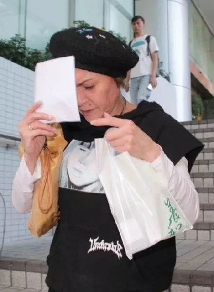 张柏芝为什么要保护三胎,张柏芝第三胎复出时间