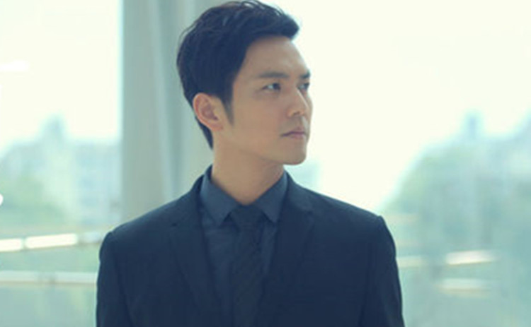 43岁妻子天天迷恋钟汉良怎么办？做到这两点，可以安心支持