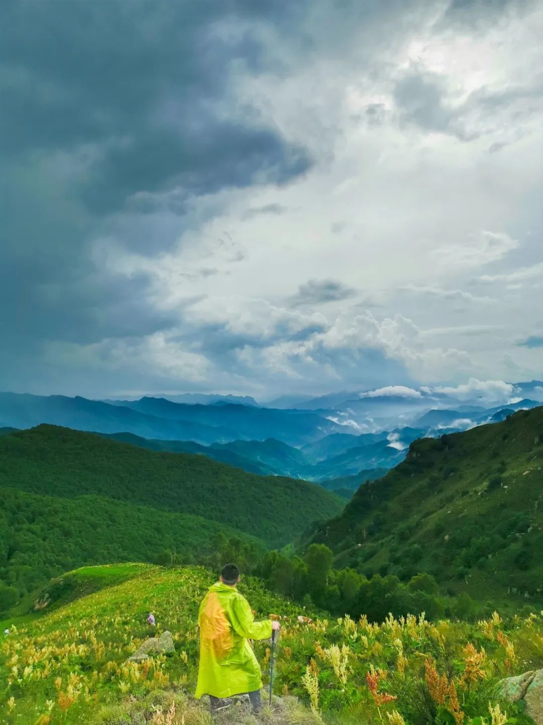 徒步穿越北驼梁完整版,穿越花海古道游记