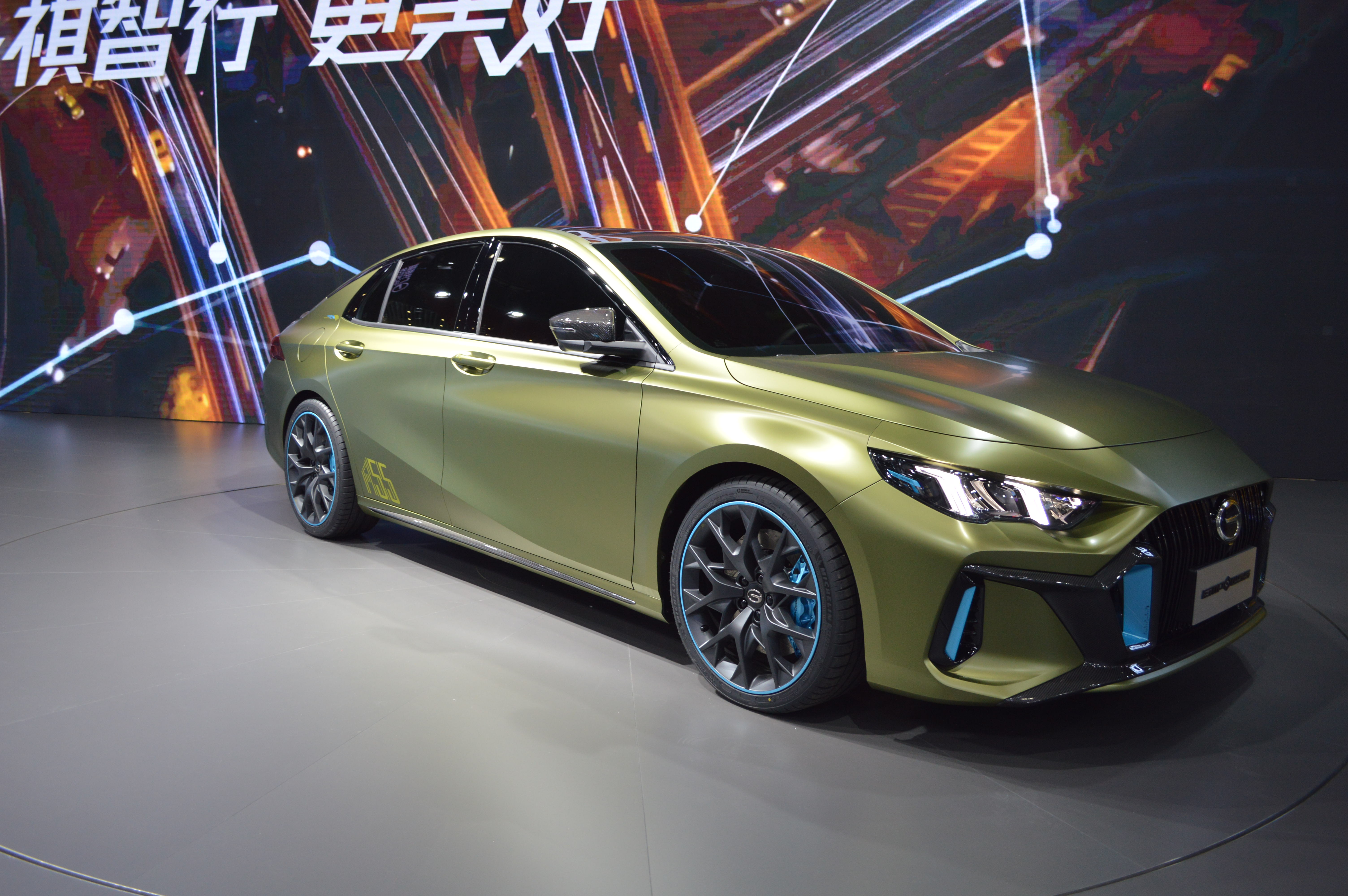 广州车展车模小姐姐,2019上海国际车展广汽传祺车模