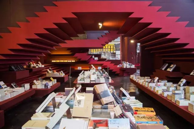 收藏!本期我们精选长沙14家宝藏书店推荐给你~