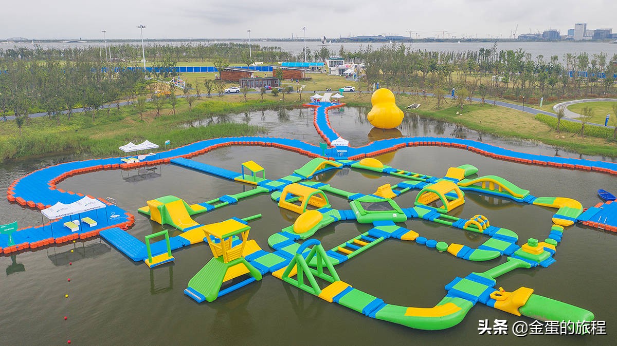 上海滴水湖湖底图片,上海人工滴水湖