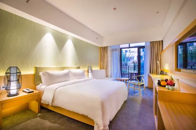 ¥599/套起!栖息30只孔雀!竹海环绕避世酒店竟全部用竹子造