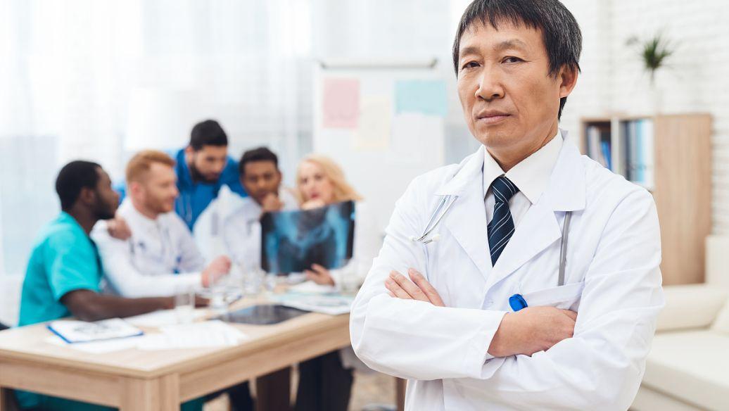 浙江中医药大学口腔医学就业前景,想报临床医学和口腔医学可选专业