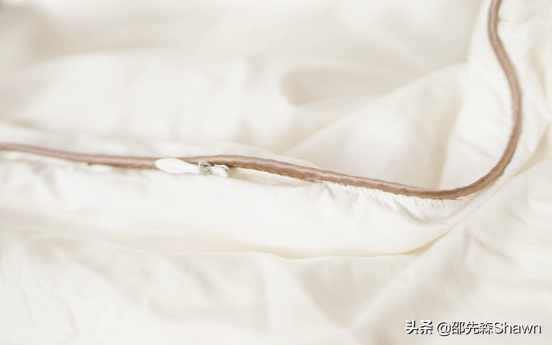 许你冬日温软如梦—网易严选95%白鹅绒被