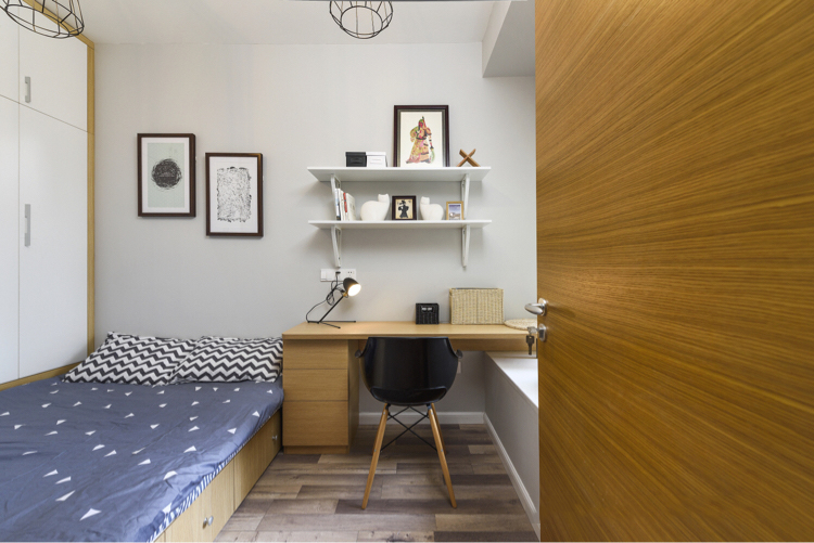 只塞得下床的小卧室，照样改成收纳大胃王