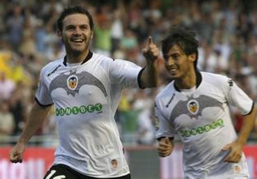 同为西班牙在英超征战的球员胡安马塔和大卫席尔瓦是一个级别吗？