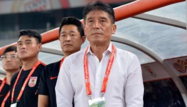 恒大功勋主帅,曾带领恒大夺得首冠,但因为镇不住大牌无奈下课